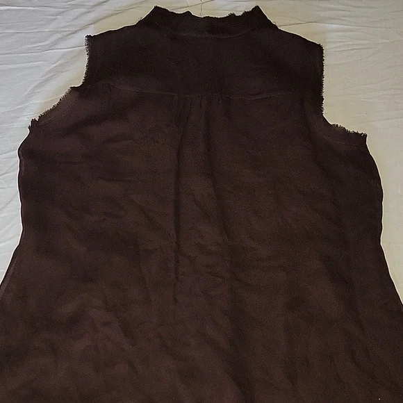 Vince Sheer Sleeveles Top - Picture 5 of 8